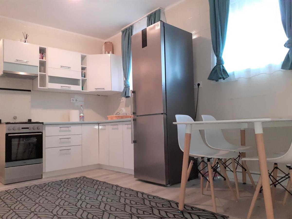 Appartement Nelli Apartman à Keszthely Extérieur photo